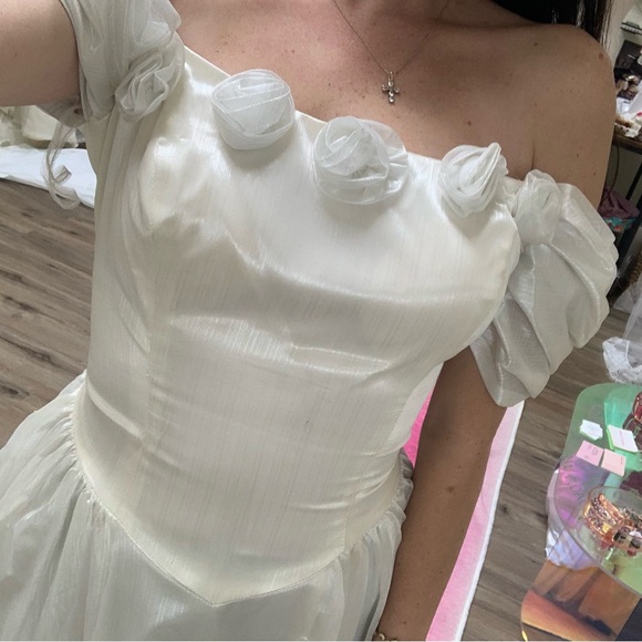 VINTAGE ROSETTE WEDDING DRESS - Picture 6 of 9